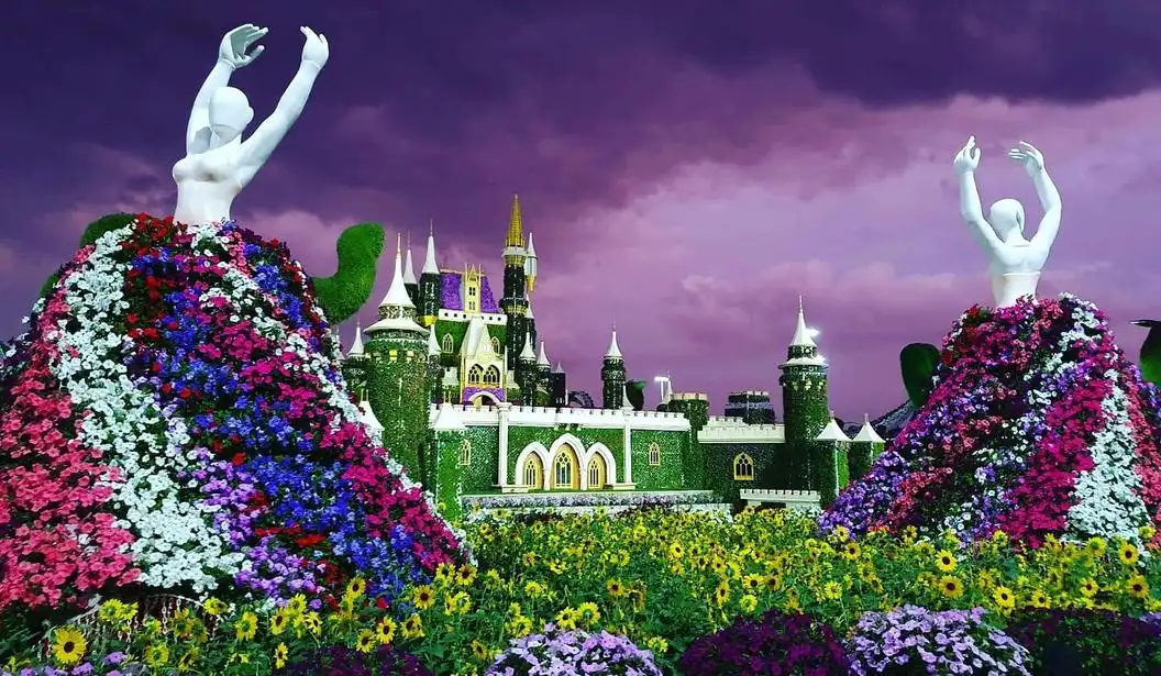 Big palace made of green grass and flowers in Miracle Garden Dubai